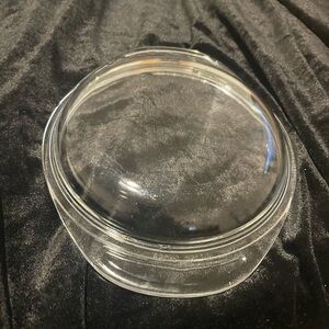 PYREX Replacement Lid With Tab Handles 7x8.5”. 682-C-30